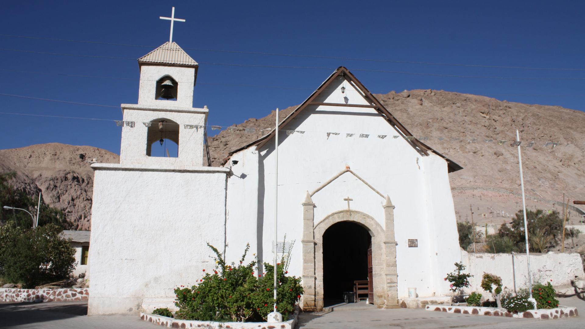 Iglesia San Martín de Tour de Codpa - Turisters